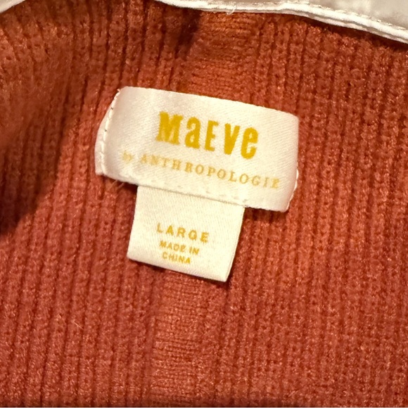 Women's Brown Sweater with White Collar buttons up back twofer size large - Picture 5 of 6